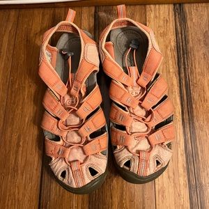 Women’s keen Clearwater cnx pink size 9